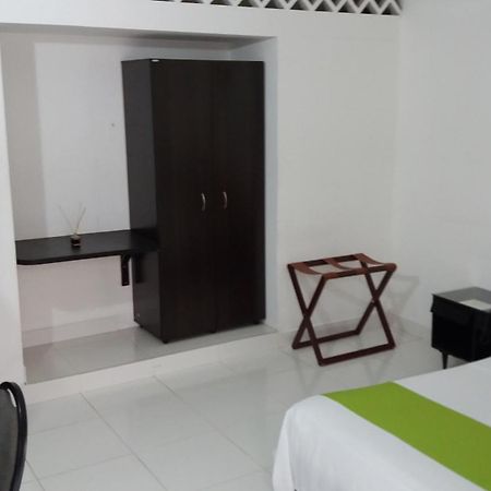 פלורנסייה Hotel Royal Plaza מראה חיצוני תמונה
