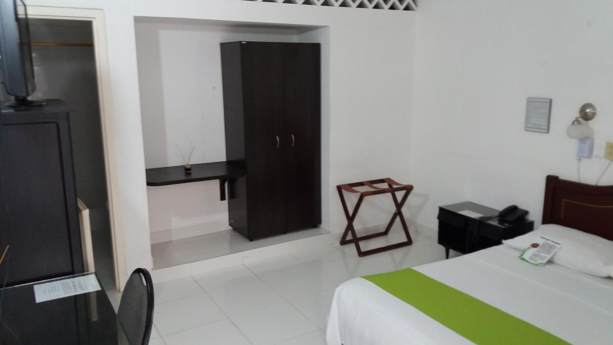 פלורנסייה Hotel Royal Plaza מראה חיצוני תמונה