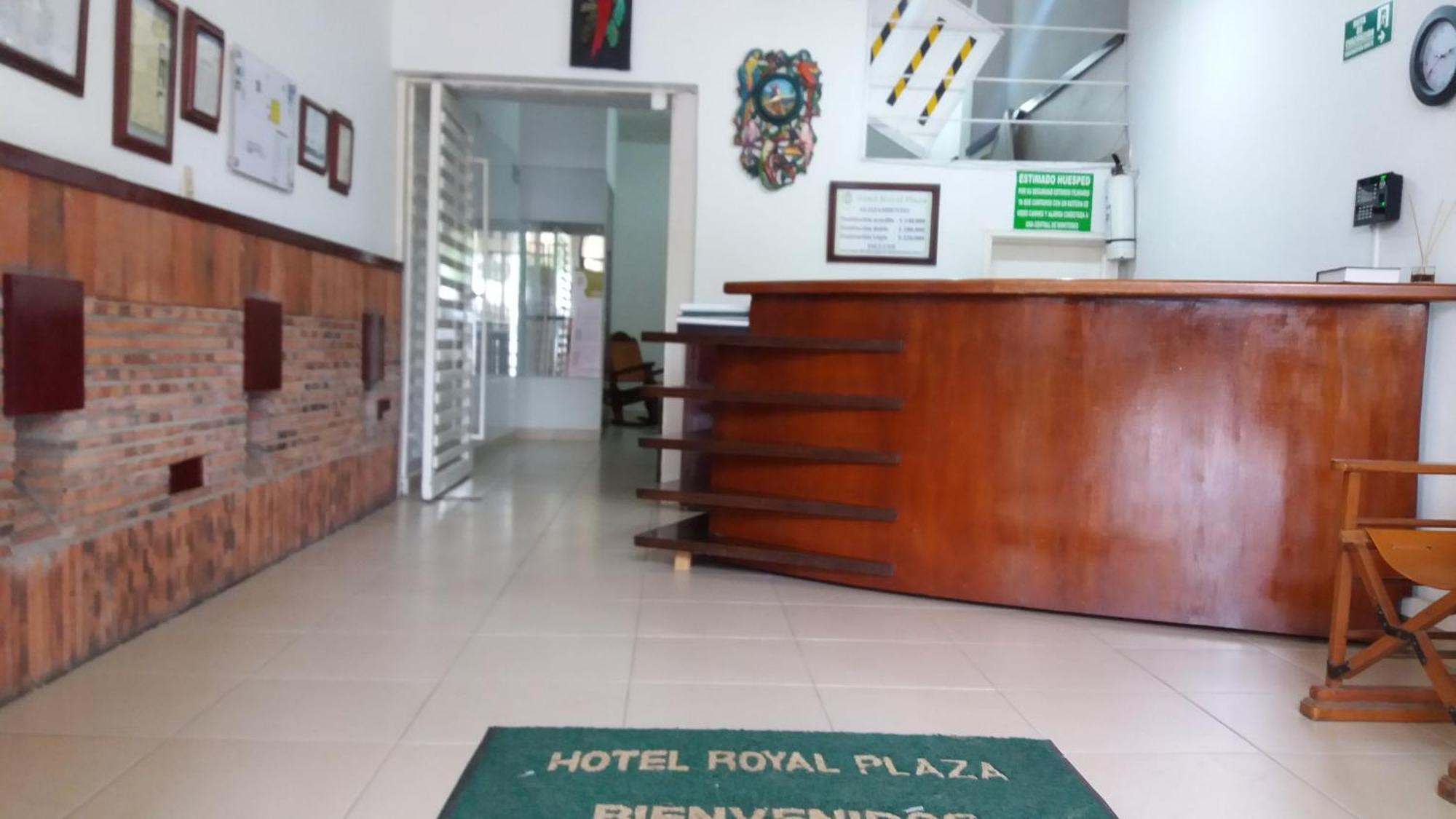 פלורנסייה Hotel Royal Plaza מראה חיצוני תמונה